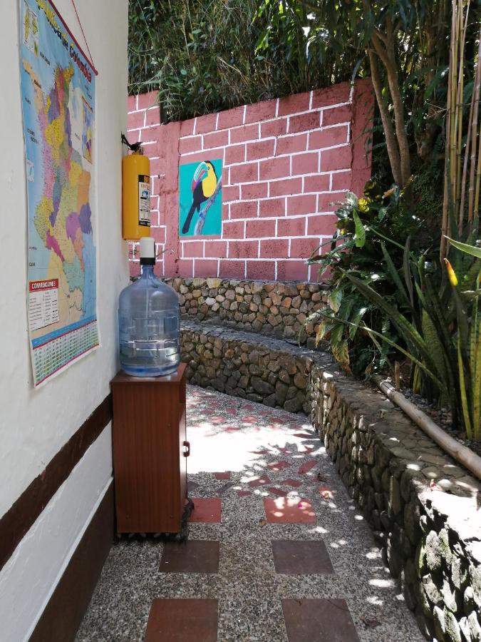 Eco Hostal Casa La Juana Bed & Breakfast Medellin Ngoại thất bức ảnh