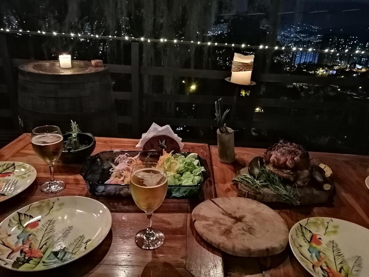 Eco Hostal Casa La Juana Bed & Breakfast Medellin Ngoại thất bức ảnh